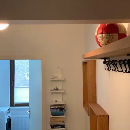 Hinterhaus No1 Apartment